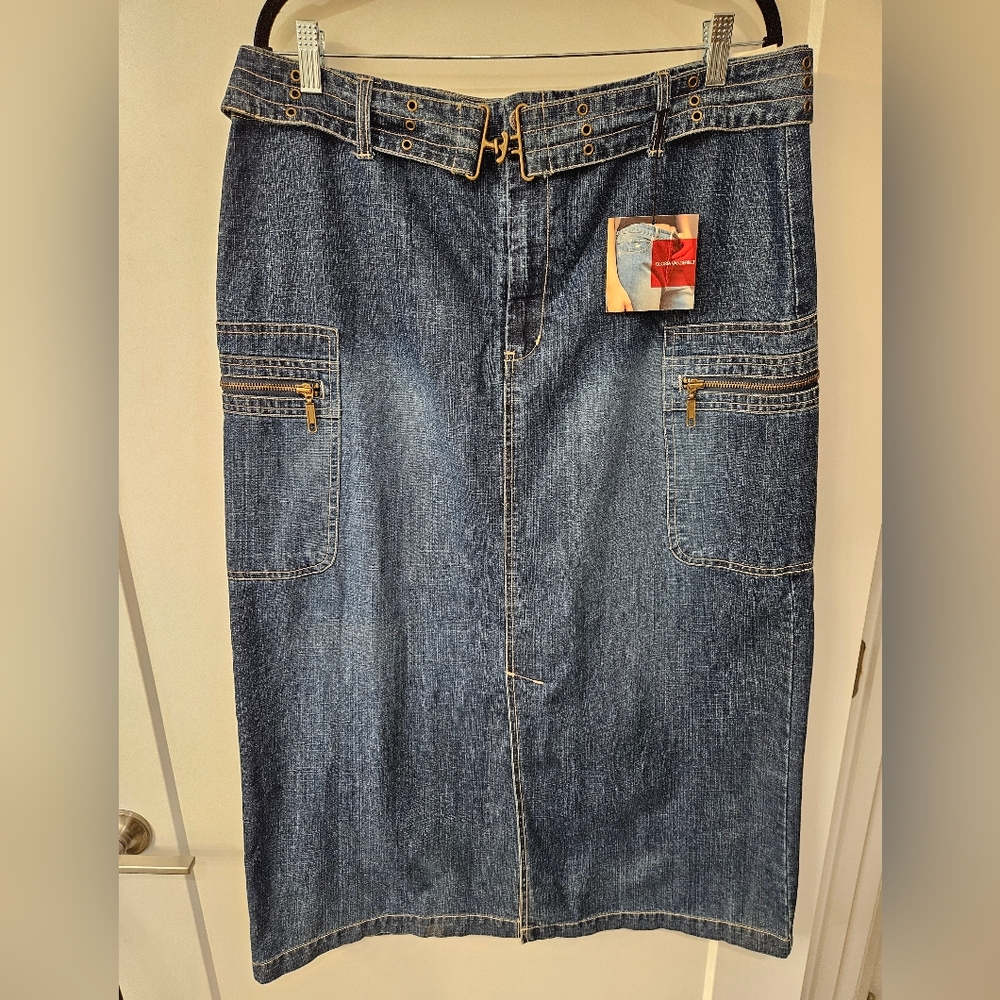 NWT - Gloria Vanderbilt Cotton/Poly Blue Denim Midi Skirt - Size 18